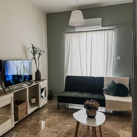 Anesis With A Yard Apartment *